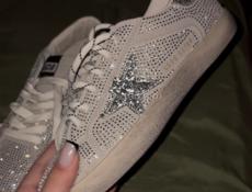 Продаю обувь ! Новая 