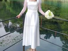 Продаю платье размер S одевалось один раз 