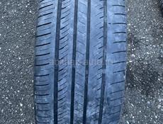 235/40 ZR18  WESTLAKE