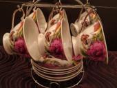 Чайный сервиз с красивым рисунком