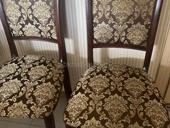 Стулья  - 4 штуки  натуральное дерево с обивкой 