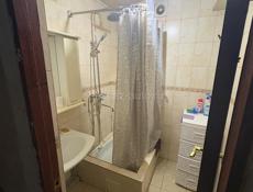 Сдается большая двухкомнатная квартира.