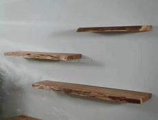 Полка из Массива дерева. 100 см длина 25 см  ширина-1 шт.   полка из Массива дерева 50 см длина 25см  ширина-3 шт кронштейн ковка 10 шт глубина  15-25 см регулируется