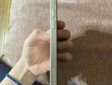 Продаю айфон 12 АКБ 100 не вскрывался задняя крышка разбитая на работу не влияет 