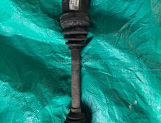 Пepeдний лeвый привод Мазда 3 ВК 2004-2010 1,6l AКПП