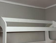 Двухъярусная кровать 