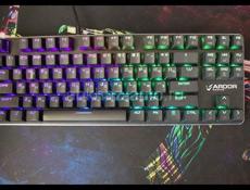 игровая клавиатура полностью в идеале