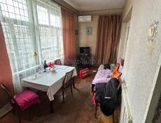 Срочно продается 3х комнатная квартира рядом с рынком Ардзынба 150. 2 этаж .