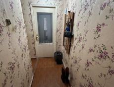 Срочно продается 3х комнатная квартира рядом с рынком Ардзынба 150. 2 этаж .