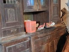 Пропадала старинного шкафа для гостиной