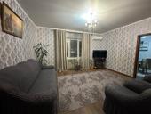 Продам 4х ком. кв. с холлом и балконом