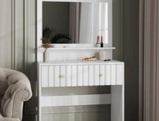 Туалетный столик