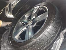 R18 , 245/40 диски идеальные с датчиками шин , остаток шин 90% (23год), Цена 65 тыс руб