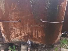 Два бака для воды и солярки