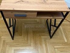 Письменный стол и стул 