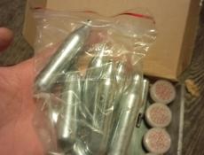 Продаю пневматический пистолет совершенно новый 