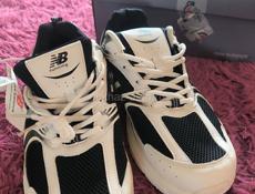 Продам новые кроссовки