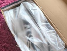 Продам новые кроссовки