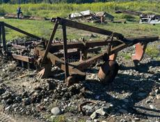 Плуг и борон четырех корпусный