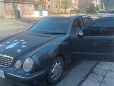 Mercedes-Benz 200-Series