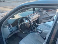 Mercedes-Benz 200-Series