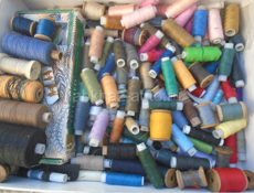 Нитки для шитья.