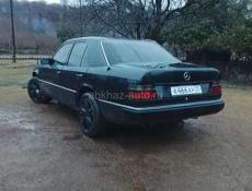 Mercedes-Benz 124