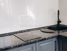 Двухкомнатная квартира в центре Пицунды 