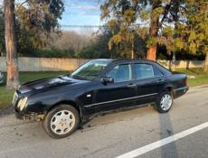 Mercedes-Benz E-Класс