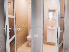 Двухкомнатные апартаменты в центре Пицунды 