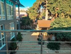 Двухкомнатные апартаменты в центре Пицунды 