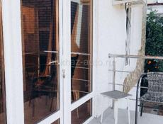 Двухкомнатные апартаменты в центре Пицунды 