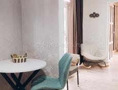 Двухкомнатные апартаменты в центре Пицунды 