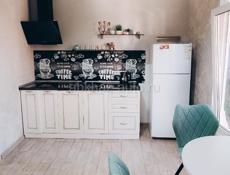 Двухкомнатные апартаменты в центре Пицунды 