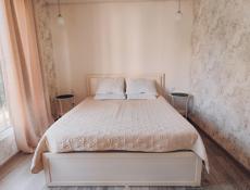 Двухкомнатные апартаменты в центре Пицунды 