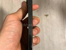 14 про Макс 128 памяти 71 % держит нормально 