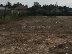 Продается земельный участок недалеко от Администрации поселка Цандрипш.