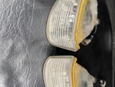 подфарники на toyota crown s180