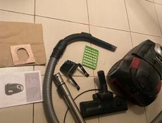 Пылесос Tefal  бу в очень хорошем состоянии в  своей коробке с инструкцией, длина шнура 2,5 метра 