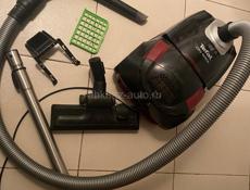 Пылесос Tefal б/у в очень хорошем состоянии, в своей коробке , с инструкцией , со шнуром -5 местров 