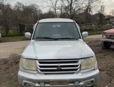 Мицубиси Паджеро io 2.0