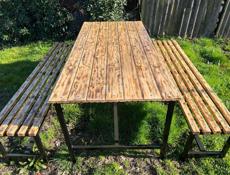 Стол с лавочками