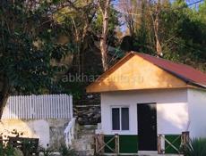 Продается на Турбазе действующий гостевой домик все необходимое для комфортного проживания остается 