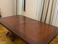 Стол со стульями 