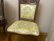 Стол со стульями 