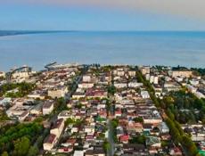 Продаю 2х этажный дом без ремонта !Выше ж/д вокзала !