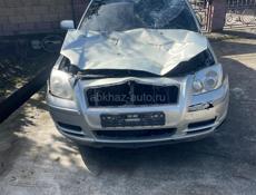 Таета авенсис 