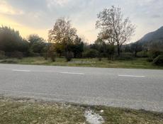 Продётся 20 сотыхов земли на Бзыбском ущелье напротив экофермы