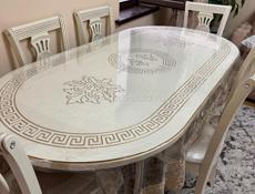 Продаю стол и 8 стульев 