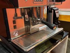 Кофе машинка с кофемолкой